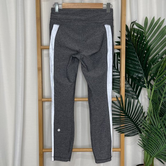 Lululemon Grey Silver Light Speed Tight Leggings Pants Size CAN 6 AUS 10 Active - Picture 3 of 12